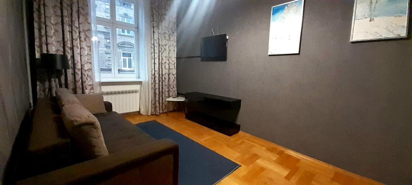 Apartments On Pekarska Str.26 Lviv Bagian luar foto
